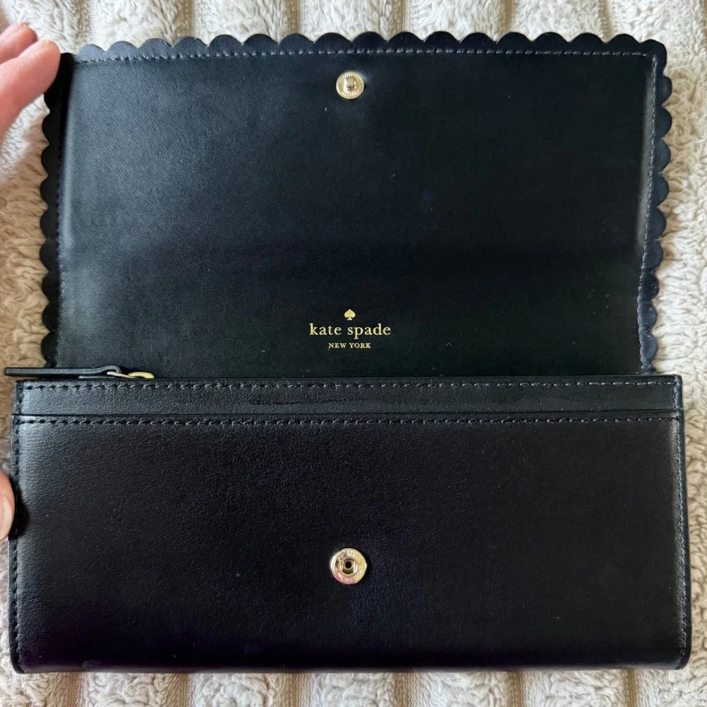 Kate Spade Black Scalloped Leather Continental Wallet Snap‎ Closure Gold Logo